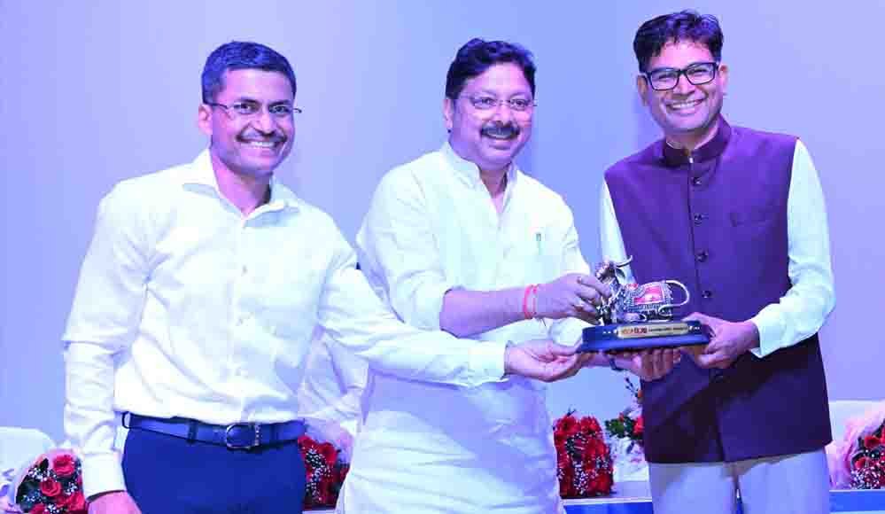 छत्तीसगढ़ के विकास का प्रमुख इंजन बनेगा हाउसिंग बोर्ड, आवास के साथ अधोसंरचना विकास में निभाएगा महत्वपूर्ण भूमिका : आवास एवं पर्यावरण मंत्री ओ.पी. चौधरी छत्तीसगढ़ के विकास का प्रमुख इंजन बनेगा हाउसिंग बोर्ड, आवास के साथ अधोसंरचना विकास में निभाएगा महत्वपूर्ण भूमिका : आवास एवं पर्यावरण मंत्री ओ.पी. चौधरी