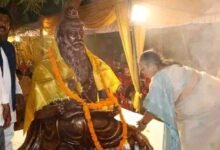 योगी सरकार में महर्षि वाल्मीकि के आदर्शों का सम्मान, लखनऊ में गोमती तट पर स्थापित हुई प्रतिमा