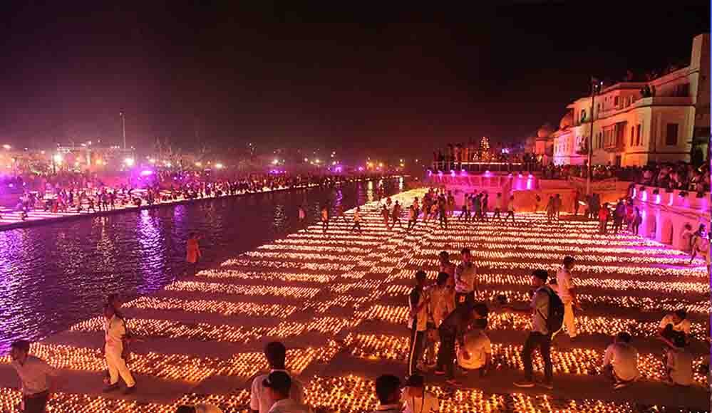 सीएम योगी के मार्गदर्शन में भव्य होगा अयोध्या का दीपोत्सव, तैयारियों पर मंथन सीएम योगी के मार्गदर्शन में भव्य होगा अयोध्या का दीपोत्सव, तैयारियों पर मंथन