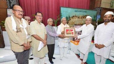 गांधी जयंती, उच्चादर्शों को जीवन में उतारने का प्रेरणा दिवस : राज्यपाल पटेल गांधी जयंती, उच्चादर्शों को जीवन में उतारने का प्रेरणा दिवस : राज्यपाल पटेल