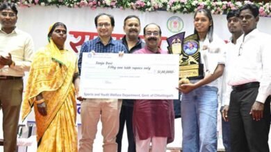 रायपुर : उप मुख्यमंत्री अरुण साव ने बहतराई खेल अकादमी के अंतरराष्ट्रीय पदक विजेता खिलाड़ियों का किया सम्मान, बढ़ाया हौसला