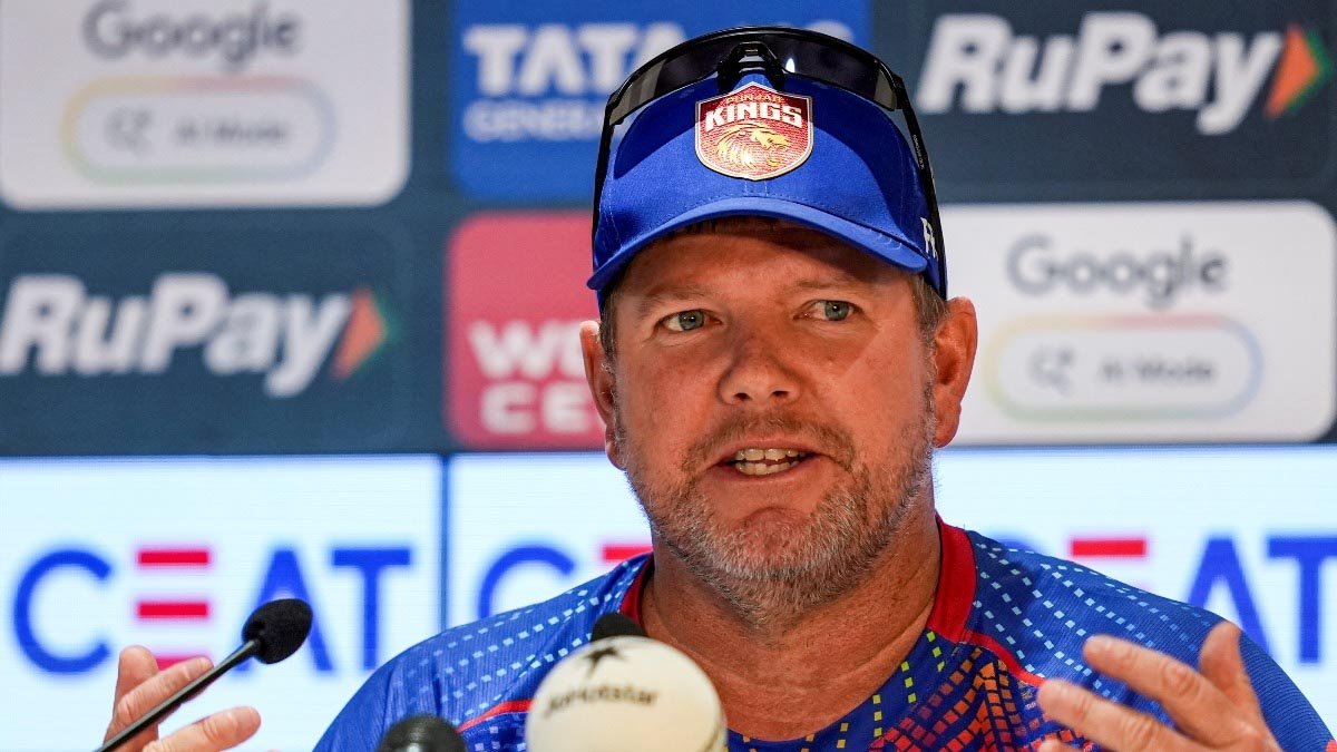 IPL 2027 से पहले प्रीति जिंटा की टीम में बड़ा बदलाव, रिकी पोंटिंग के 2 करीबी हुए बाहर IPL 2027 से पहले प्रीति जिंटा की टीम में बड़ा बदलाव, रिकी पोंटिंग के 2 करीबी हुए बाहर