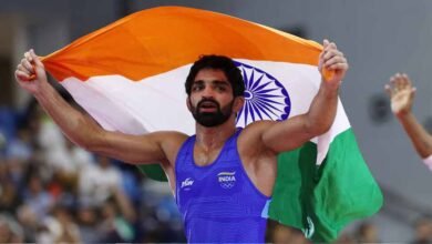 10 साल की उम्र में मां, एक साल बाद पिता को खोया, अब एशियन गेम्स में अमन सहरावत ने जीता GOLD
