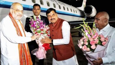 अमित शाह रात 12 बजे पहुंचे भोपाल, स्टेट हैंगर पर CM और BJP प्रदेश अध्यक्ष ने की अगवानी अमित शाह रात 12 बजे पहुंचे भोपाल, स्टेट हैंगर पर CM और BJP प्रदेश अध्यक्ष ने की अगवानी