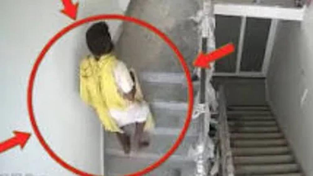 दीपक लोधी की मौत से पहले का फुटेज सामने आया, आखिरी पलों में छत की ओर बढ़ते दिखे दीपक लोधी की मौत से पहले का फुटेज सामने आया, आखिरी पलों में छत की ओर बढ़ते दिखे