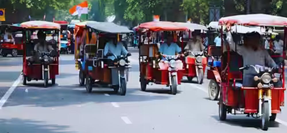 दिल्ली में ई-रिक्शा चालकों के लिए नए नियम प्रस्तावित, बुजुर्गों की मदद और फर्स्ट एड बॉक्स रखना होगा जरूरी दिल्ली में ई-रिक्शा चालकों के लिए नए नियम प्रस्तावित, बुजुर्गों की मदद और फर्स्ट एड बॉक्स रखना होगा जरूरी