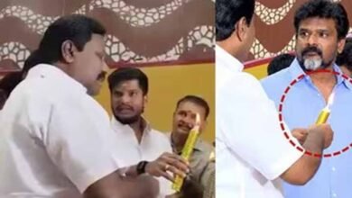 दीया पहले मैं जलाऊंगा’, भरी सभा में कांग्रेस सांसद से भिड़े थलपति विजय की पार्टी के विधायक दीया पहले मैं जलाऊंगा’, भरी सभा में कांग्रेस सांसद से भिड़े थलपति विजय की पार्टी के विधायक