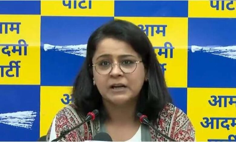 AAP को बड़ा झटका, राष्ट्रीय प्रवक्ता प्रियंका कक्कड़ ने छोड़ी पार्टी; कांग्रेस में हुईं शामिल AAP को बड़ा झटका, राष्ट्रीय प्रवक्ता प्रियंका कक्कड़ ने छोड़ी पार्टी; कांग्रेस में हुईं शामिल