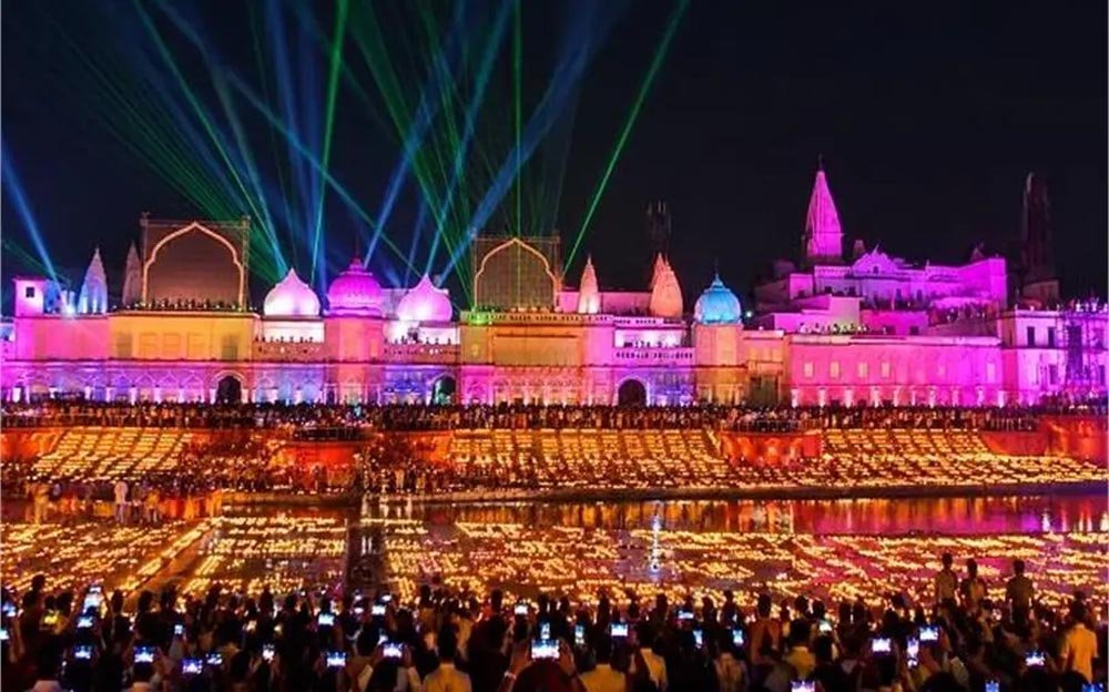 अयोध्या दीपोत्सव 2026: सरयू तट के 56 घाटों पर जलेंगे 30 लाख दीप, विश्व रिकॉर्ड बनाने की तैयारी अयोध्या दीपोत्सव 2026: सरयू तट के 56 घाटों पर जलेंगे 30 लाख दीप, विश्व रिकॉर्ड बनाने की तैयारी