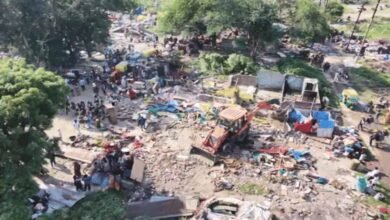 इंदौर में RE-2 पर बुलडोजर कार्रवाई का विरोध, लोगों ने किया पथराव; पुलिस ने किया लाठीचार्ज इंदौर में RE-2 पर बुलडोजर कार्रवाई का विरोध, लोगों ने किया पथराव; पुलिस ने किया लाठीचार्ज
