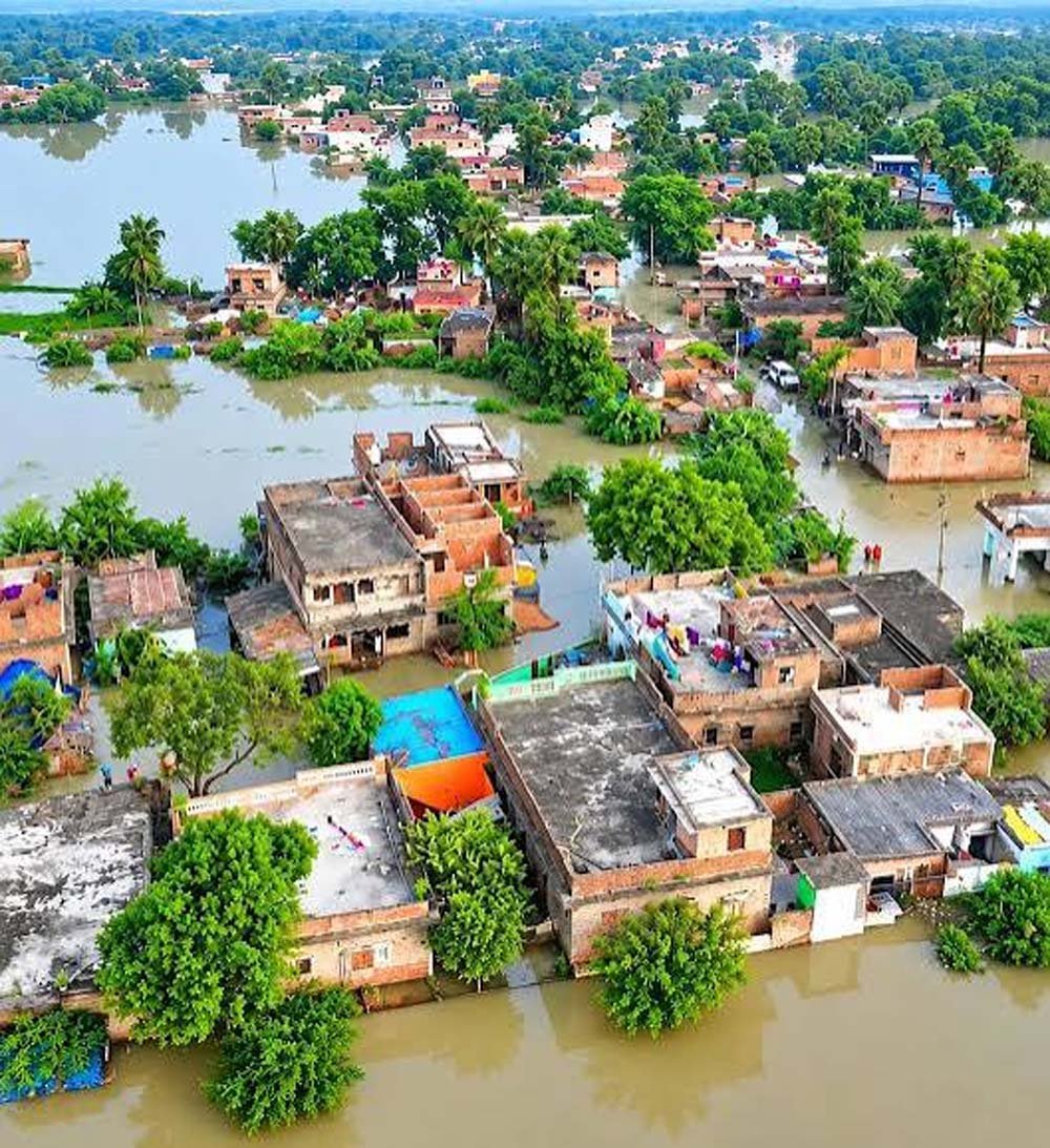 Bihar Flood: बिहार में बाढ़ का रौद्र रूप, 6 जिलों में हालात भयावह; डूबने से 20 लोगों की मौत Bihar Flood: बिहार में बाढ़ का रौद्र रूप, 6 जिलों में हालात भयावह; डूबने से 20 लोगों की मौत