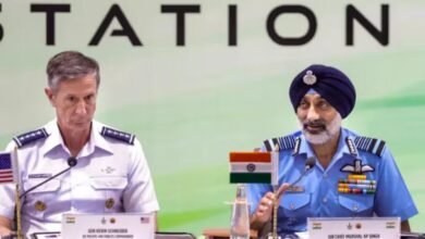 F-35 पर अमेरिका को वायुसेना प्रमुख एपी सिंह का तंज, बोले- विमान के पास भी नहीं जाने देते F-35 पर अमेरिका को वायुसेना प्रमुख एपी सिंह का तंज, बोले- विमान के पास भी नहीं जाने देते