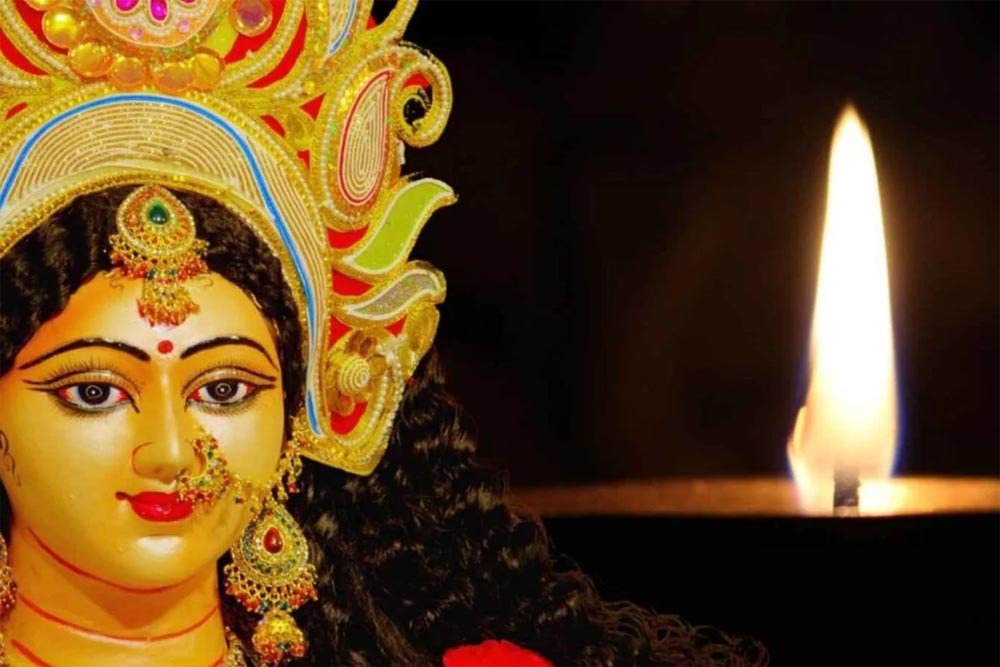 शारदीय नवरात्रि में अखंड ज्योति जलाने से पहले जान लें सही दिशा और जरूरी नियम शारदीय नवरात्रि में अखंड ज्योति जलाने से पहले जान लें सही दिशा और जरूरी नियम