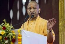 कोलकाता हादसे के बाद यूपी में अलर्ट, CM योगी ने दुर्गा पंडालों की सुरक्षा बढ़ाने के दिए निर्देश