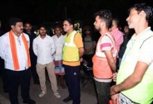 कवर्धा-बेमेतरा मार्ग पर पशुओं को देख उप मुख्यमंत्री विजय शर्मा ने अधिकारियों को लगाई फटकार