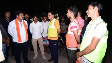 कवर्धा-बेमेतरा मार्ग पर पशुओं को देख उप मुख्यमंत्री विजय शर्मा ने अधिकारियों को लगाई फटकार कवर्धा-बेमेतरा मार्ग पर पशुओं को देख उप मुख्यमंत्री विजय शर्मा ने अधिकारियों को लगाई फटकार