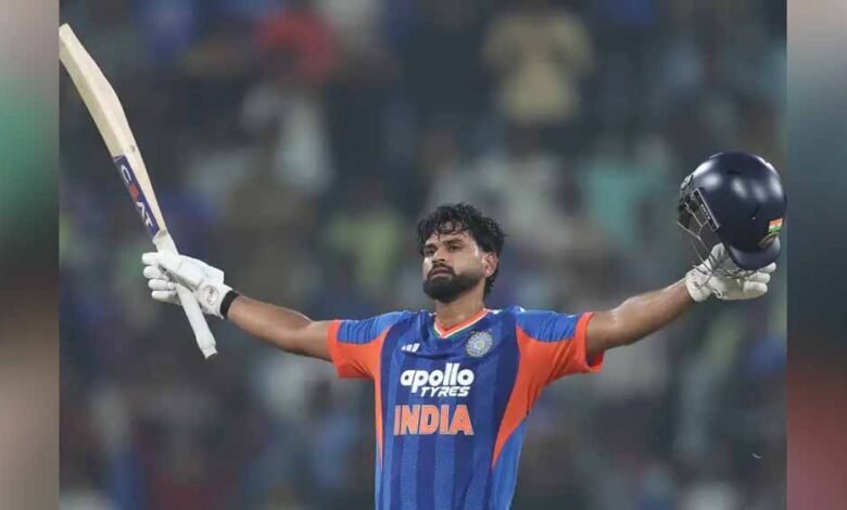 T20I रैंकिंग में श्रेयस अय्यर की लंबी छलांग, 18 पायदान चढ़े; कोहली को हुआ नुकसान T20I रैंकिंग में श्रेयस अय्यर की लंबी छलांग, 18 पायदान चढ़े; कोहली को हुआ नुकसान