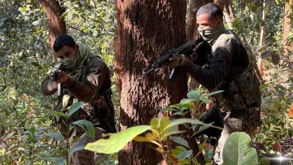 झारखंड में अब भी फरार 9 इनामी माओवादी, पुलिस की तलाश तेज; किसी पर 15 लाख तो किसी पर 10 लाख का इनाम