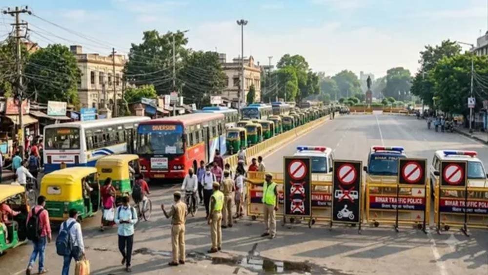 पटना में दुर्गा पूजा पर 17 से 20 अक्टूबर तक ट्रैफिक बदलाव, घर से निकलने से पहले जानें रूट पटना में दुर्गा पूजा पर 17 से 20 अक्टूबर तक ट्रैफिक बदलाव, घर से निकलने से पहले जानें रूट