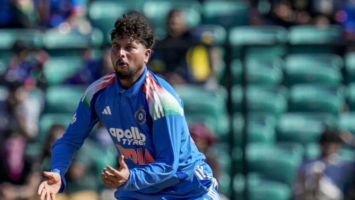 कुलदीप यादव को प्लेइंग इलेवन से बाहर करने पर भड़के अश्विन, टीम मैनेजमेंट के फैसले पर उठाए सवाल कुलदीप यादव को प्लेइंग इलेवन से बाहर करने पर भड़के अश्विन, टीम मैनेजमेंट के फैसले पर उठाए सवाल