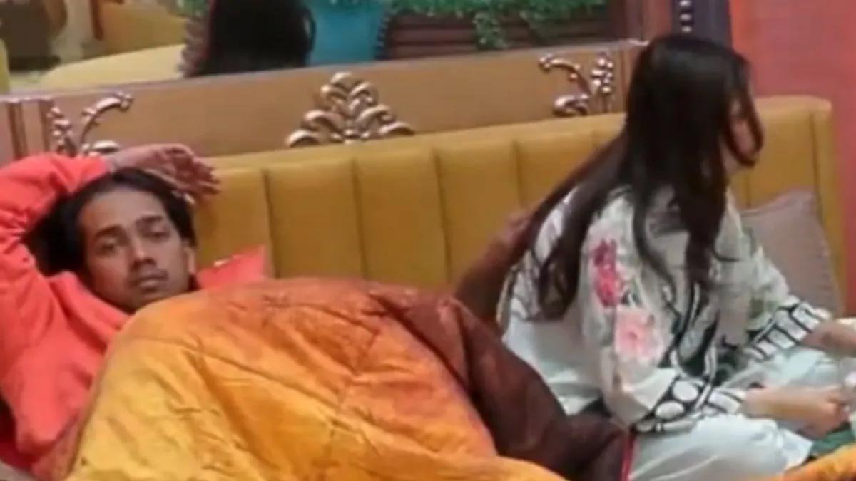 Bigg Boss 20: लव गिल और स्काउट ओपी का वीडियो वायरल, आईस पैक वाले सीन पर मचा बवाल Bigg Boss 20: लव गिल और स्काउट ओपी का वीडियो वायरल, आईस पैक वाले सीन पर मचा बवाल