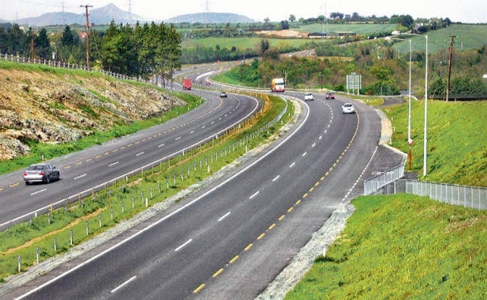 बिहार में 2500 करोड़ से बनेगी 88 KM लंबी फोरलेन सड़क, पटना से झारखंड का सफर होगा आसान बिहार में 2500 करोड़ से बनेगी 88 KM लंबी फोरलेन सड़क, पटना से झारखंड का सफर होगा आसान