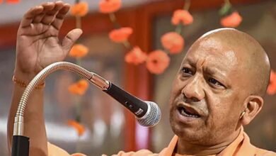 UP के 18 लाख कर्मचारियों-पेंशनरों को दीपावली से पहले तोहफा, 3% DA-DR और बोनस देने की तैयारी UP के 18 लाख कर्मचारियों-पेंशनरों को दीपावली से पहले तोहफा, 3% DA-DR और बोनस देने की तैयारी