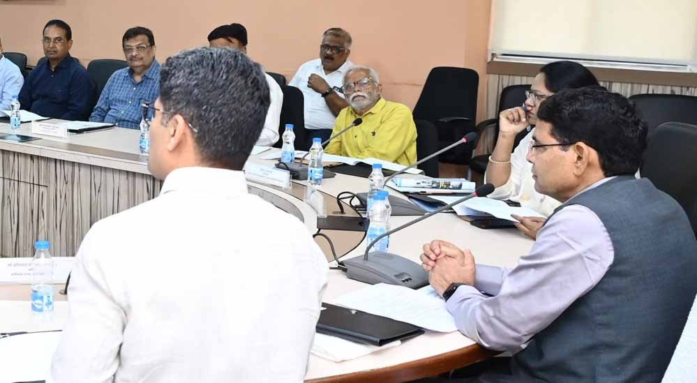 कागजों से निकलकर ज़मीनी स्तर पर दिखे शिक्षा नीति: उच्च शिक्षा मंत्री टंक राम वर्मा कागजों से निकलकर ज़मीनी स्तर पर दिखे शिक्षा नीति: उच्च शिक्षा मंत्री टंक राम वर्मा