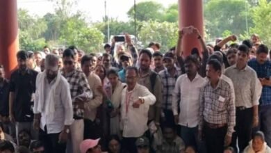 MP में 102 पटवारियों पर बड़ा एक्शन, 27 बर्खास्त और 75 सस्पेंड; 24 घंटे का अल्टीमेटम MP में 102 पटवारियों पर बड़ा एक्शन, 27 बर्खास्त और 75 सस्पेंड; 24 घंटे का अल्टीमेटम