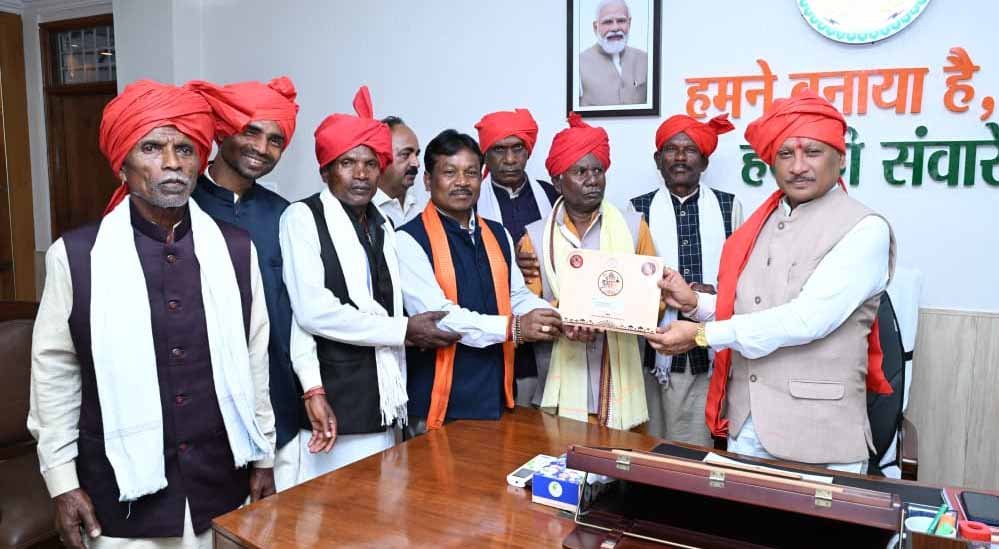 विश्व प्रसिद्ध बस्तर दशहरा हमारी जनजातीय संस्कृति, आस्था और सामूहिक सहभागिता की अनुपम विरासत : मुख्यमंत्री विष्णु देव साय विश्व प्रसिद्ध बस्तर दशहरा हमारी जनजातीय संस्कृति, आस्था और सामूहिक सहभागिता की अनुपम विरासत : मुख्यमंत्री विष्णु देव साय