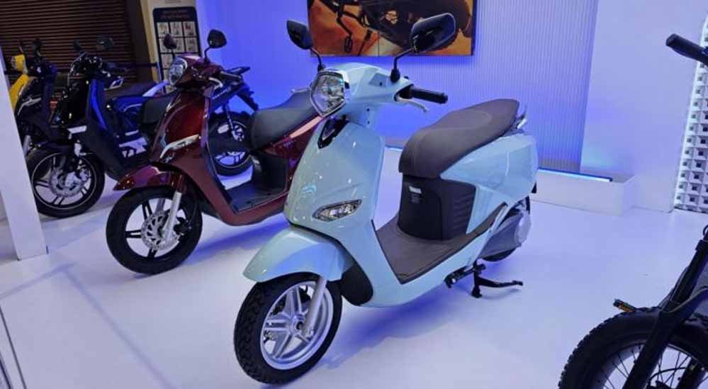 भारत में इलेक्ट्रिक 2-व्हीलर बाजार में उतरेगी VinFast, 30 से ज्यादा शहरों में खोलेगी शोरूम भारत में इलेक्ट्रिक 2-व्हीलर बाजार में उतरेगी VinFast, 30 से ज्यादा शहरों में खोलेगी शोरूम