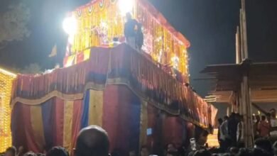 बस्तर दशहरा: फूल रथ खींचने पर ग्रामीण-पुलिस में झड़प