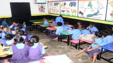 Bilaspur के स्कूलों में संयुक्त संचालक का औचक निरीक्षण, मध्यान्ह भोजन में मिली गड़बड़ी Bilaspur के स्कूलों में संयुक्त संचालक का औचक निरीक्षण, मध्यान्ह भोजन में मिली गड़बड़ी
