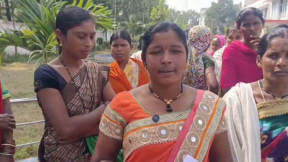 बस्तर में बाढ़ से महिला समूहों की कमाई पर संकट, बैंक किस्तों का बढ़ा बोझ बस्तर में बाढ़ से महिला समूहों की कमाई पर संकट, बैंक किस्तों का बढ़ा बोझ