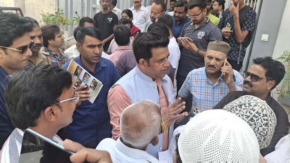 रवि किशन का राहुल गांधी पर हमला, बोले- ‘मानसिक संतुलन खो चुके हैं’ रवि किशन का राहुल गांधी पर हमला, बोले- ‘मानसिक संतुलन खो चुके हैं’