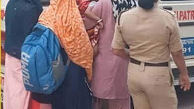 धमतरी में पुलिस की बड़ी कार्रवाई, छापेमारी में सेक्स रैकेट से जुड़े 18 युवक-युवतियां पकड़े गए धमतरी में पुलिस की बड़ी कार्रवाई, छापेमारी में सेक्स रैकेट से जुड़े 18 युवक-युवतियां पकड़े गए