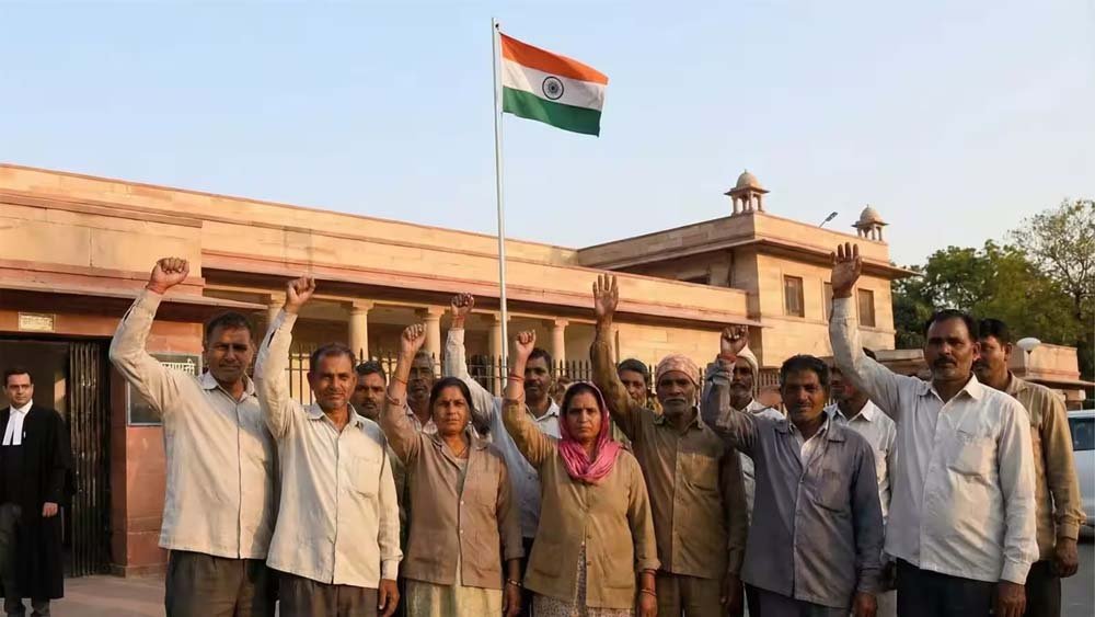 CG हाईकोर्ट का बड़ा फैसला, पंचायत कर्मचारी नहीं हैं पेंशन के हकदार CG हाईकोर्ट का बड़ा फैसला, पंचायत कर्मचारी नहीं हैं पेंशन के हकदार