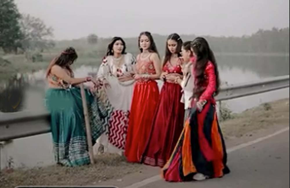 गरबा ड्रेस में सिगरेट और पिस्टल दिखाने का मामला, तीन लड़कियों समेत 9 आरोपी गिरफ्तार