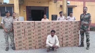 बस्तर में 75 पेटी अवैध शराब जब्त, दशहरा मेले में बेचने की थी तैयारी बस्तर में 75 पेटी अवैध शराब जब्त, दशहरा मेले में बेचने की थी तैयारी