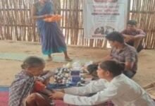 सेवा, समर्पण और जिजीविषा की मिसाल सात बार नदियां पार कर स्वास्थ्य दल पहुंचा तुमेरादी
