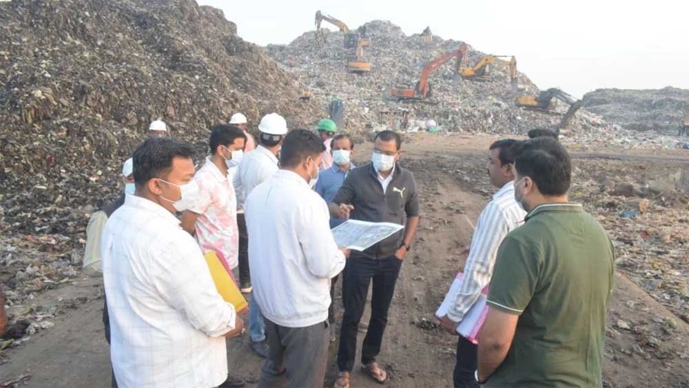 7.5 लाख टन कचरे के पहाड़ पर नगर निगम सख्त, 6 महीने में आधा काम भी नहीं; कंपनी पर लगेगा जुर्माना 7.5 लाख टन कचरे के पहाड़ पर नगर निगम सख्त, 6 महीने में आधा काम भी नहीं; कंपनी पर लगेगा जुर्माना