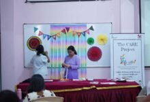 ‘कहानीकार’ कार्यशाला के दूसरे दिन कहानी, कला और किताबों से जुड़ी रचनात्मक गतिविधियों में शामिल हुए शिक्षक