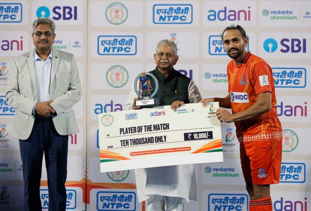 जसकरण सिंह के पांच गोलों के बावजूद बैलाडीला बुल्स जीत से दूर, संस्कारधानी स्ट्राइकर्स ने 5-5 से ड्रॉ कराया मुकाबला