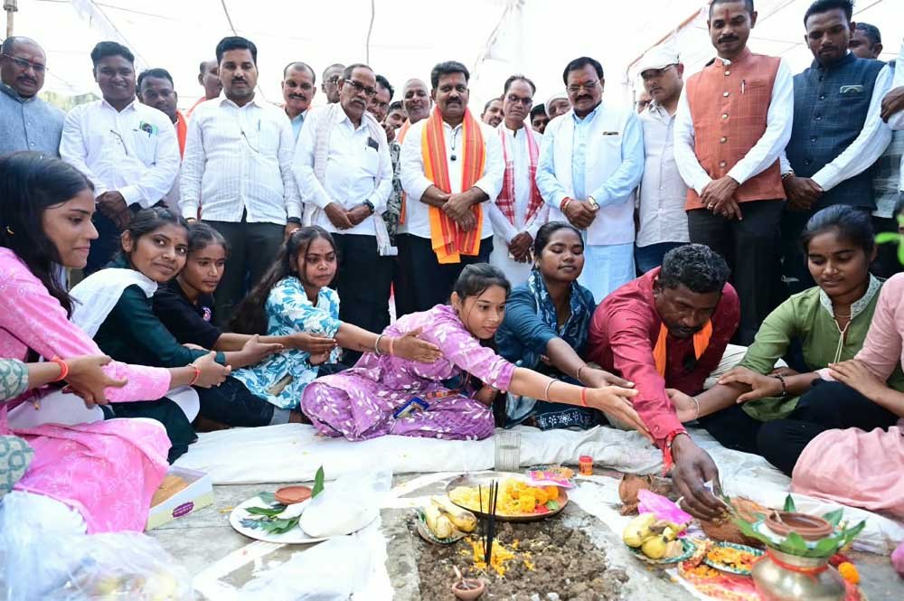 उप मुख्यमंत्री ने बोड़ला में 60 लाख रूपए के विकास कार्यों का किया भूमिपूजन उप मुख्यमंत्री ने बोड़ला में 60 लाख रूपए के विकास कार्यों का किया भूमिपूजन