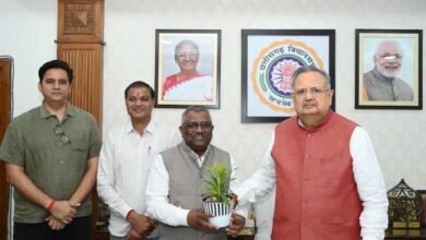 राजनांदगांव में रेलवे के विकास कार्यों को मिलेगी गति : डॉ. रमन सिंह राजनांदगांव में रेलवे के विकास कार्यों को मिलेगी गति : डॉ. रमन सिंह