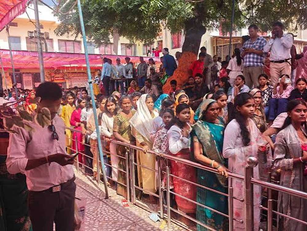 नवरात्रि में मां बिरासिनी के दरबार में उमड़ती है श्रद्धा, दसवीं शताब्दी से आस्था का केंद्र है प्राचीन धाम नवरात्रि में मां बिरासिनी के दरबार में उमड़ती है श्रद्धा, दसवीं शताब्दी से आस्था का केंद्र है प्राचीन धाम