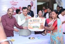 सेवा संकल्प अभियान के तहत मितानिन दीदियों का कैबिनेट मंत्री  लखन लाल देवांगन ने किया सम्मान, जनसेवा में योगदान की सराहना की