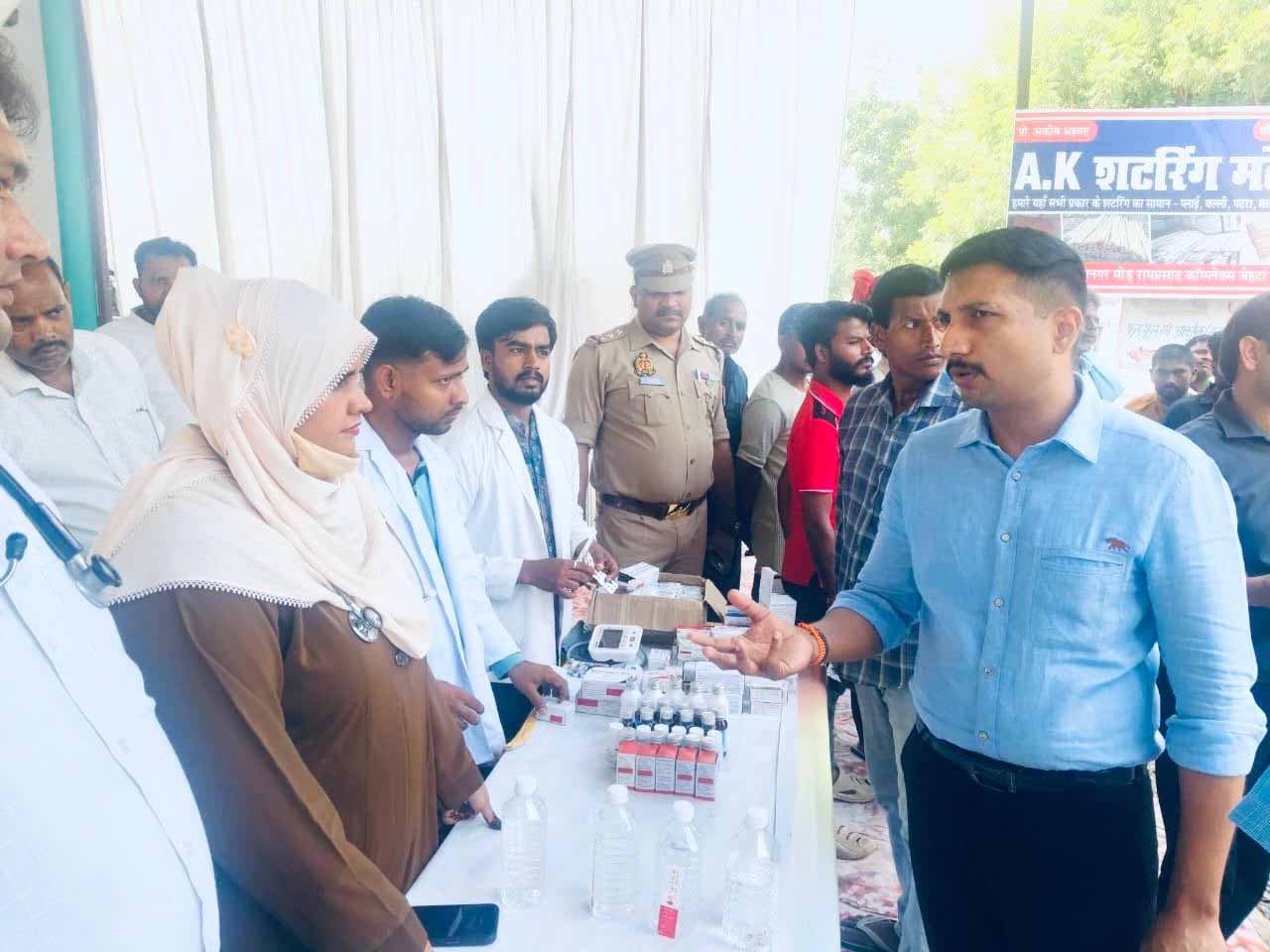 सीएम योगी के निर्देश पर लखनऊ के बाढ़ प्रभावित इलाकों में युद्धस्तर पर राहत अभियान, डीएम ने संभाली कमान सीएम योगी के निर्देश पर लखनऊ के बाढ़ प्रभावित इलाकों में युद्धस्तर पर राहत अभियान, डीएम ने संभाली कमान