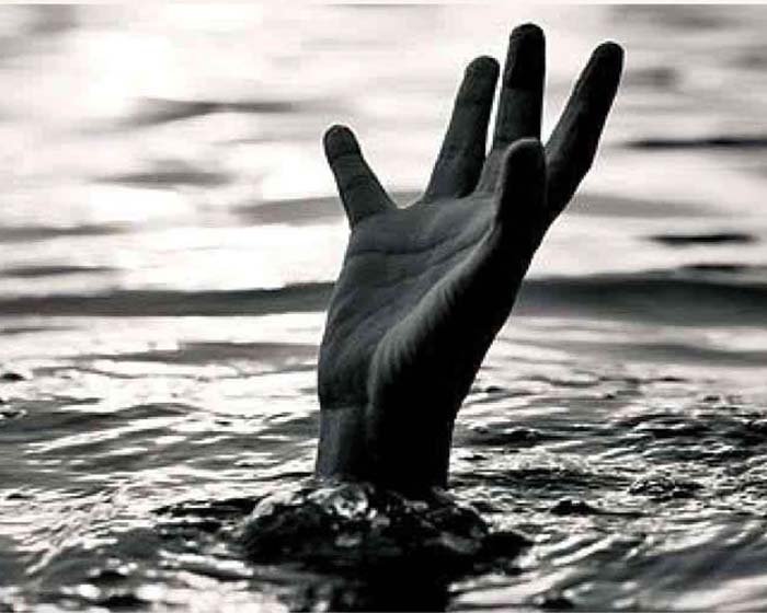 बिहार में नाव हादसा, डूबने से 8 लोगों की मौत बिहार में नाव हादसा, डूबने से 8 लोगों की मौत