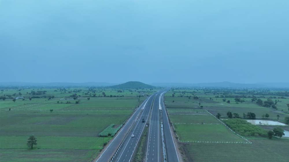 इंदौर–राघौगढ़ ग्रीनफील्ड फोरलेन का निर्माण अंतिम चरण में, जल्द शुरू होगा यातायात इंदौर–राघौगढ़ ग्रीनफील्ड फोरलेन का निर्माण अंतिम चरण में, जल्द शुरू होगा यातायात